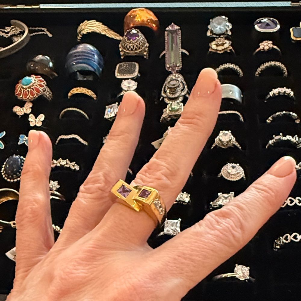 SIZE 8 RING